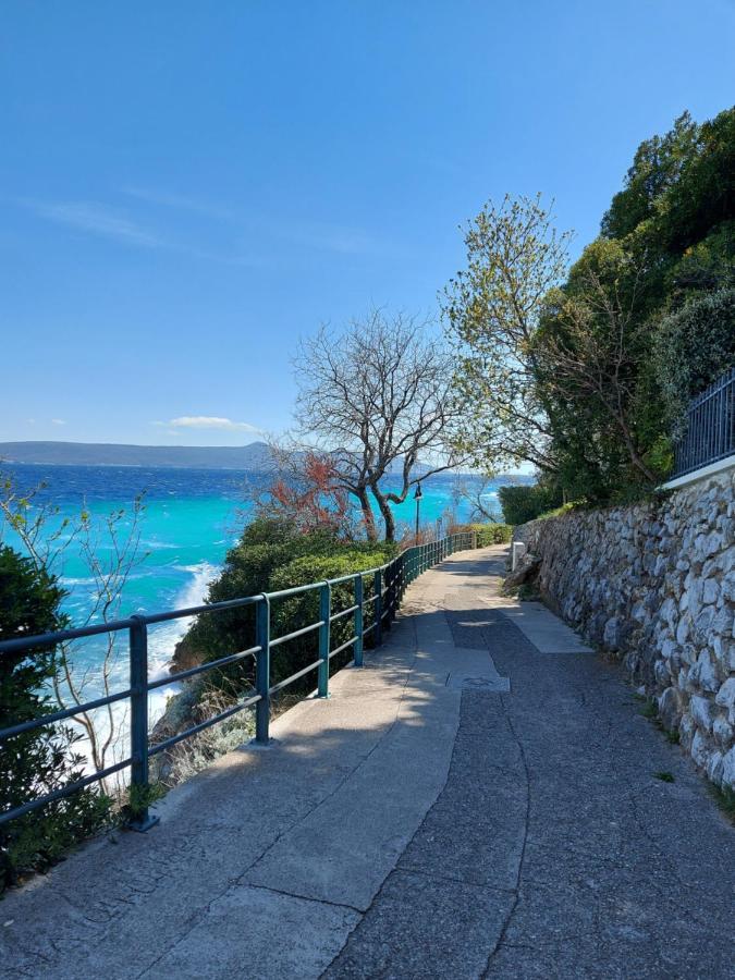 Modern And Cosy Apartment Ivana With A Beautiful Seaview Mošćenička Draga Dış mekan fotoğraf