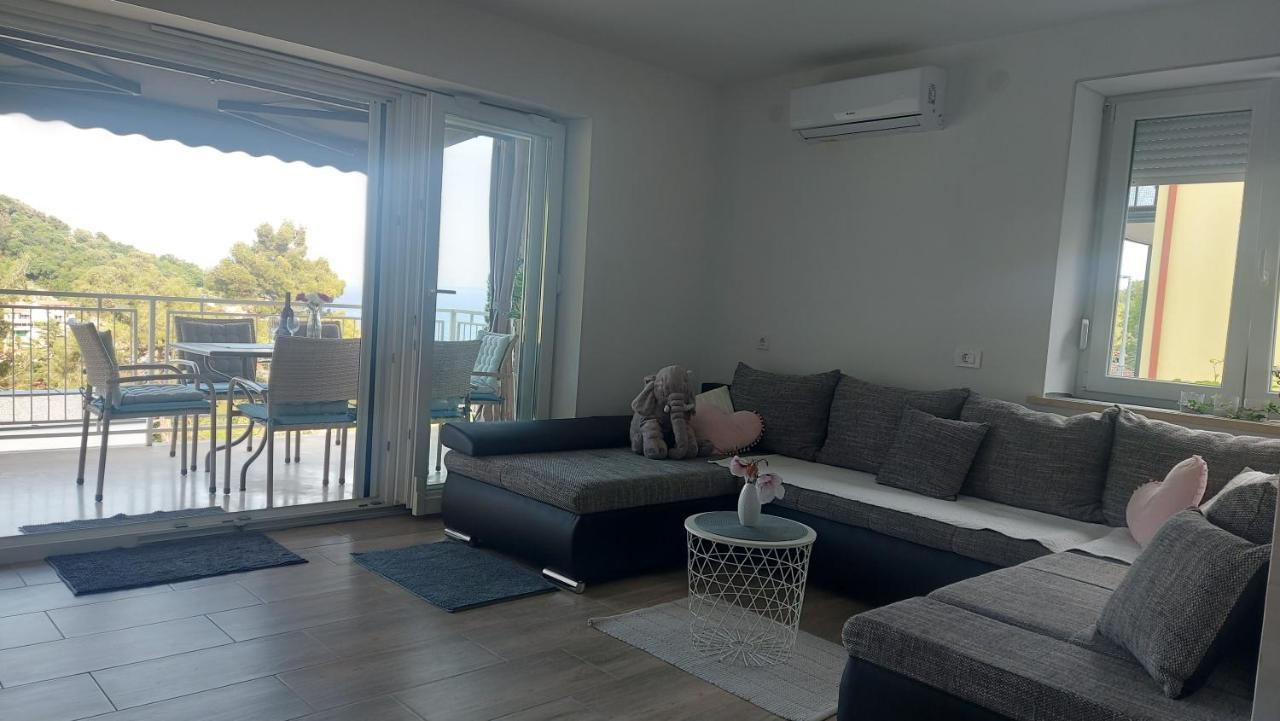 Modern And Cosy Apartment Ivana With A Beautiful Seaview Mošćenička Draga Dış mekan fotoğraf